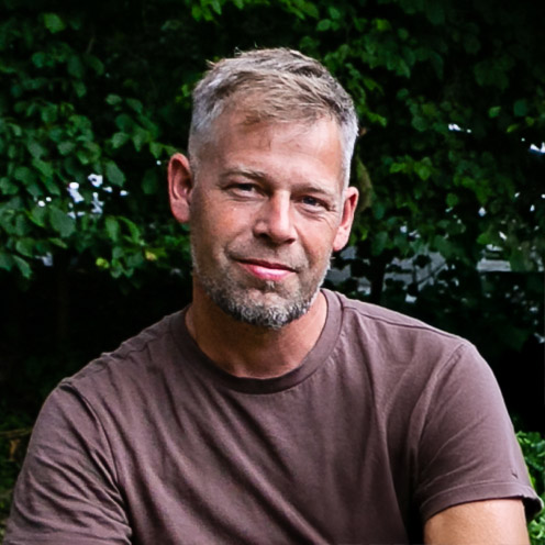 Mann, 30 Jahre, graue Haare, sehr hübsch